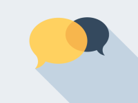 Zwei sich überschneidende Sprechblasen in Gelb und Dunkelblau, Symbol für Kommunikation oder Chat.