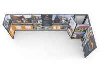 Messestand der Immobau Georgsmarienhütte mit Bau- und Wohnungsangeboten. Gebogener Messestand mit Informationspanelen und Fotos von Wohngebäuden, Branche Bau und Wohnen.