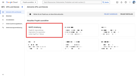 Auswahl eines Projekts in der Google Cloud Console zur Aktivierung der Google Maps API