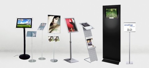 Infoständer und Displays mit Monitor – digitale Präsentationssysteme mit Prospekthaltern Sechs verschiedene Infoständer und Displays, teilweise mit integriertem Monitor und Prospekthaltern, für Werbung und Messen