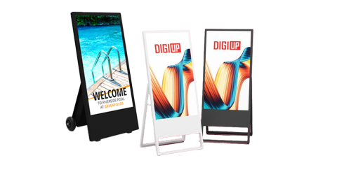 Drei Digital Signage Displays in Schwarz und Weiß für Indoor Nutzung, ideal für Werbung und Informationen