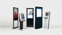 Digitale Infoterminals und Displays – interaktive Stelen für Messen und Point of Sale Fünf verschiedene digitale Infoterminals und Displays in unterschiedlichen Designs, teilweise mit Touchscreen