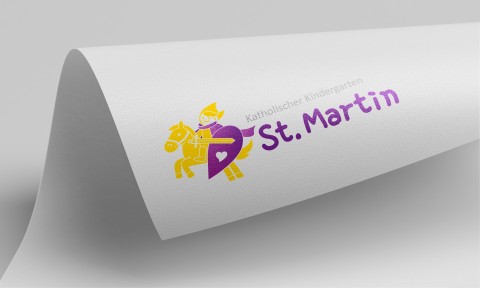 Logo St. Martin Logo des katholischen Kindergartens St. Martin mit einem Piktogramm eines reitenden Kindes und eines Schwerts