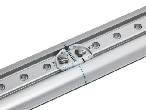 Detailfoto einer verschraubten Aluminium-Profilverbindung für stabile Rahmenkonstruktionen