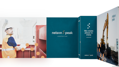 Expolinc Classic Frame Messesystem mit Bau- und Architekturmotiv Expolinc Classic Frame System mit Grafikmotiv aus der Baubranche – modularer Messestand für professionelle Präsentationen