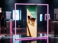 LINEUP Rotate mit drehbarem Display im beleuchteten Rahmen für Messestand Präsentationen