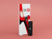 BigUp Stele mit Textilspannrahmen und Transportkoffer für mobilen Messeauftritt