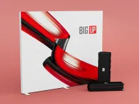 BigUp 3m Messestand mit großem Textilspannrahmen und Transportkoffern für mobilen Einsatz