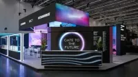 Moderner Octanorm Octawall Pro Messestand auf der Euroshop mit modularen Wänden und offenem Design