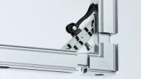Patentierte Eckverbinder als Kernstück Patentierte Eckverbinder verbindet Aluminiumprofile stabil ohne Werkzeug