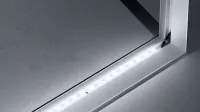 LED Module verbinden im Cornect System LED-Module im Rahmenprofil eingesetzt und verbunden